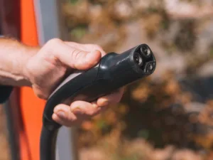 Jak długo ładuje się samochód elektryczny?