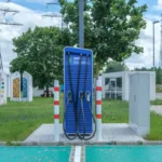 Ile kosztuje ładowanie samochodu elektrycznego? Ceny w domu i na stacjach publicznych [lipiec 2026]
