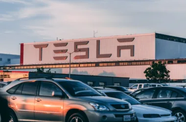 Elektryczna flota firmowa: leasing, rozliczenie, ładowanie pracowników