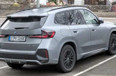 Obniżki cen EV: BMW iX1, iX2 i promocje na stacjach - featured image