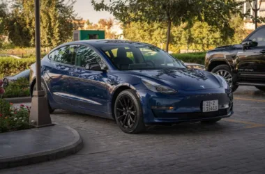 Tesla Q2 2026: rekordowe dostawy, zyski w dół, akcje -14,5% - featured image