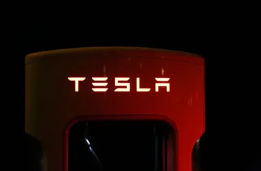 Tesla, BYD i chińska ofensywa w Europie – lipiec 2026 - featured image
