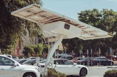 Camaro wraca jako czterodrzwiowy sedan – sierpień 2026 - featured image