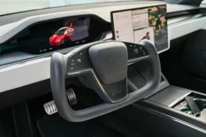Tesla Autopilot w wypadku trenera NFL – sierpień 2026 - featured image