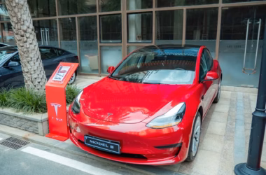 Tesla Roadster i Fiat Topolino speedster – wrzesień 2026 - featured image