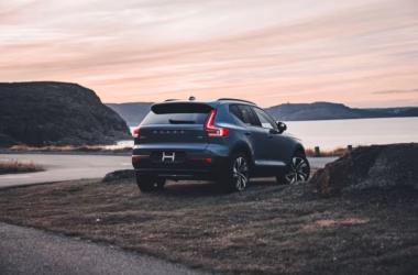 Volvo XC40 z Gemini AI, Tesla Cybercab i eVTOL – wrzesień 2026 - featured image